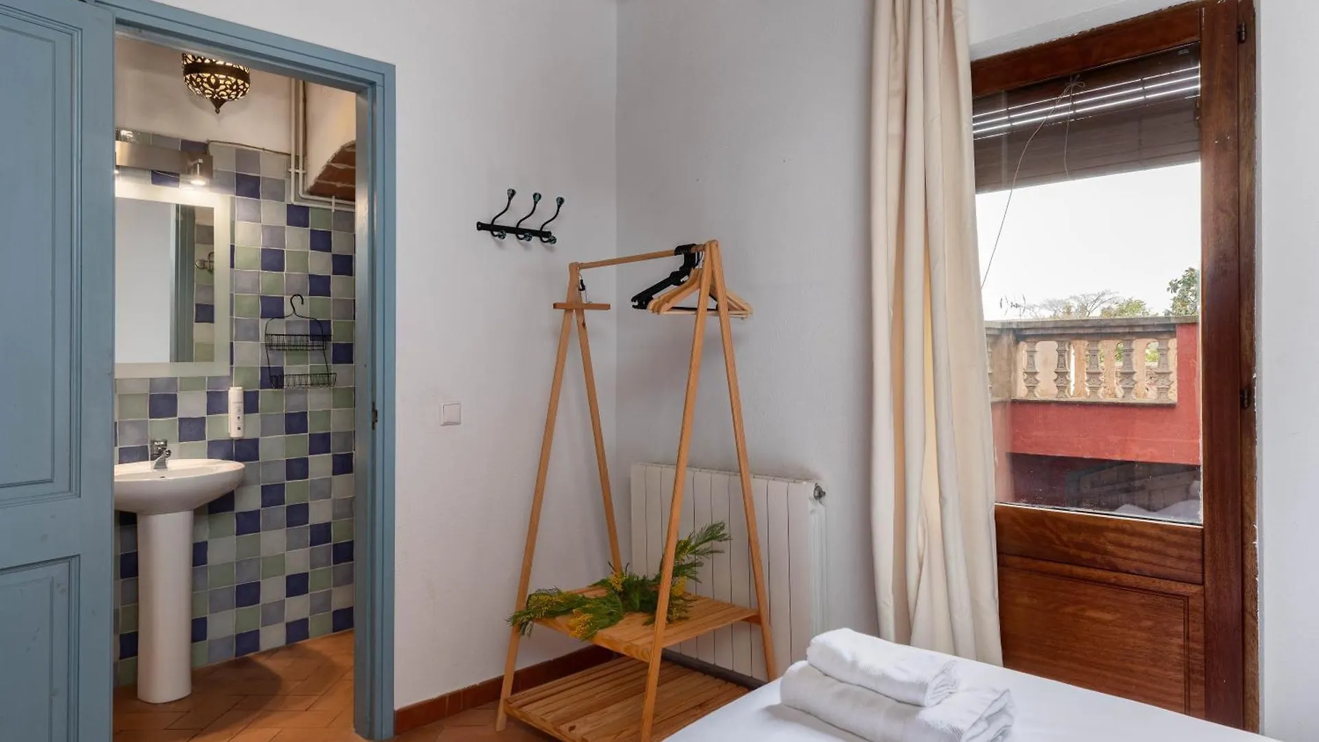 Flateli Casa Indiana Villa Bordils 0*,  Spain